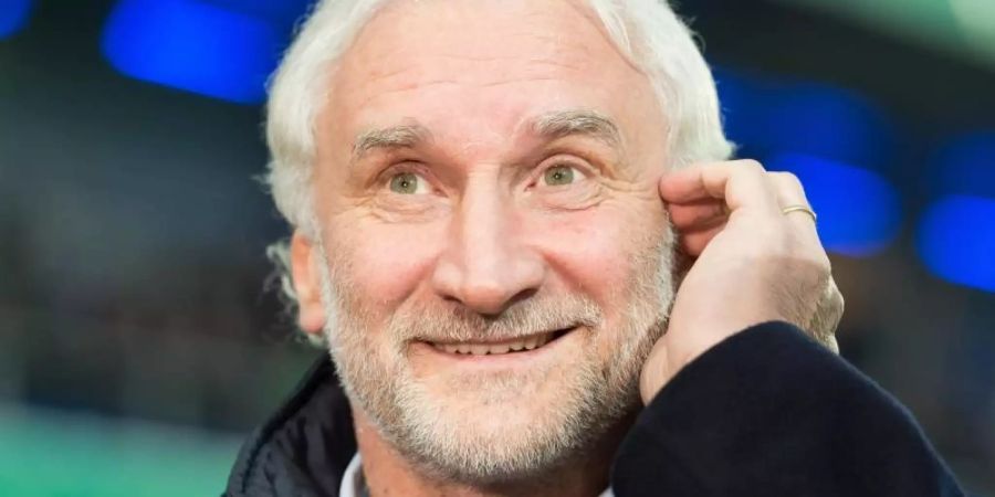 Rudi Völler ist nicht wirklich ein Karnevalist. Foto: Guido Kirchner