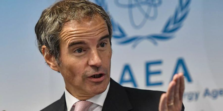 ARCHIV - Rafael Grossi, Generaldirektor der Internationalen Atomenergiebehörde (IAEA), spricht bei einer Pressekonferenz. Der Iran wird seine Zusammenarbeit mit den Inspektoren der Internationalen Atomenergiebehörde (IAEA) ab kommendem Dienstag reduzieren. Das teilte die Aufsichtsbehörde mit Sitz in Wien am Dienstag mit. Foto: Dean Calma/IAEA Imagebank/dpa - ACHTUNG: Nur zur redaktionellen Verwendung und nur mit vollständiger Nennung des vorstehenden Credits