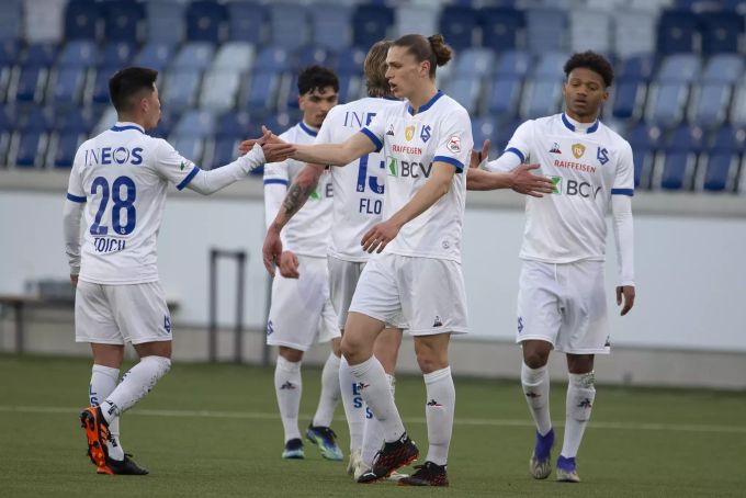 Die Spieler von Lausanne jubeln im Spiel gegen Lugano. FC Lausanne sport