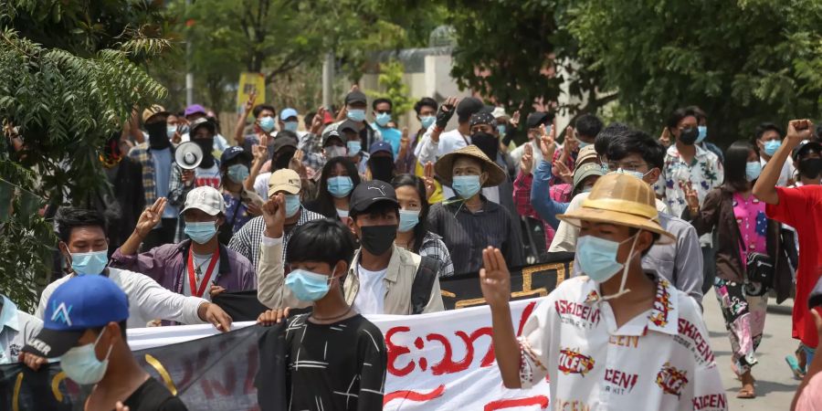 Protest against military coup in Mandalay