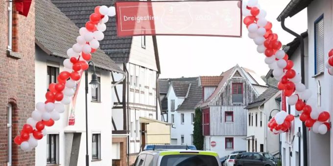 In der nordhessischen Kleinstadt war vor einem Jahr ein Auto in einen Karnevalsumzug gerast und hatte dabei zahlreiche Menschen verletzt. Foto: Uwe Zucchi/dpa/Archiv In der nordhessischen Kleinstadt war vor einem Jahr ein Auto in einen Karnevalsumzug gerast und hatte dabei zahlreiche Menschen verletzt. Foto: Uwe Zucchi/dpa/Archiv