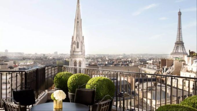Von «The Penthouse» hat man einen wunderbaren Blick auf die architektonischen Meisterwerke von Paris. hotel