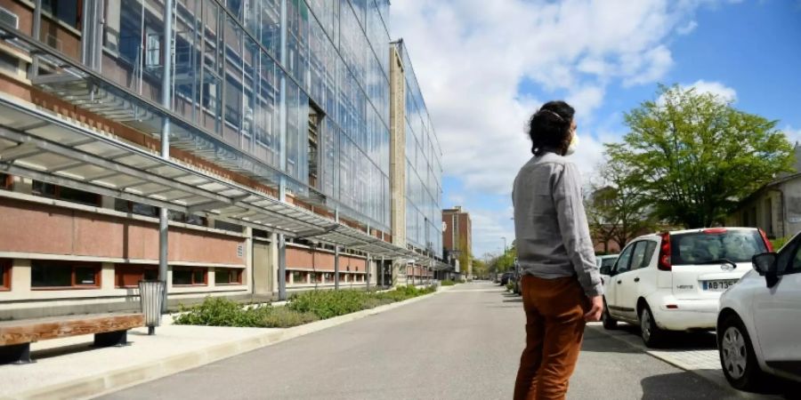 Student auf Uni-Campus