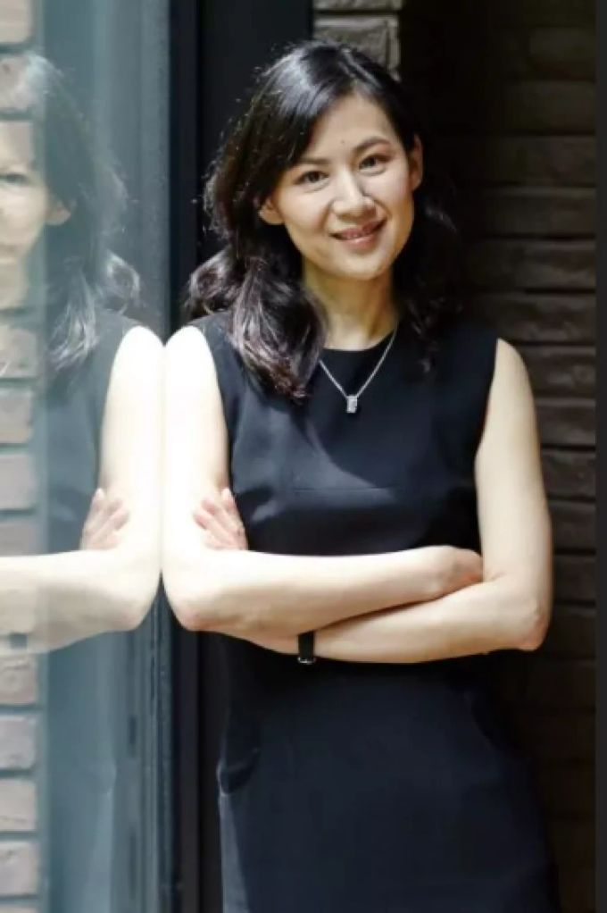 Jenny Wang ist die Besitzerin von GC. GC