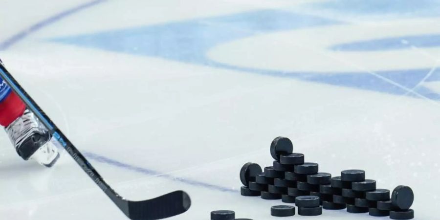 Die Weltmeisterschaft der Eishockey-Frauen in Kanada soll nun vom 6. bis 16 Mai stattfinden. Foto: Uwe Anspach/dpa