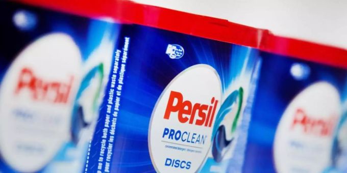Die weltweit steigende Nachfrage nach Industrieklebstoffen und die Erfolge von Klassikern wie Persil, Pril und Bref haben Henkel im ersten Quartal Rückenwind gegeben. Foto: Rolf Vennenbernd/dpa Die weltweit steigende Nachfrage nach Industrieklebstoffen und die Erfolge von Klassikern wie Persil, Pril und Bref haben Henkel im ersten Quartal Rückenwind gegeben. Foto: Rolf Vennenbernd/dpa