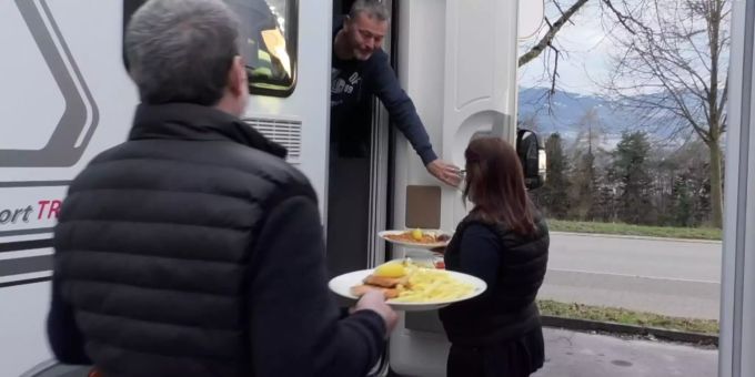 Da Beizen wegen des Coronavirus geschlossen sind, bietet der Landgasthof Hasenstrick seine Schnipo halt im Wohnmobil an. Coronavirus Wohnmobil