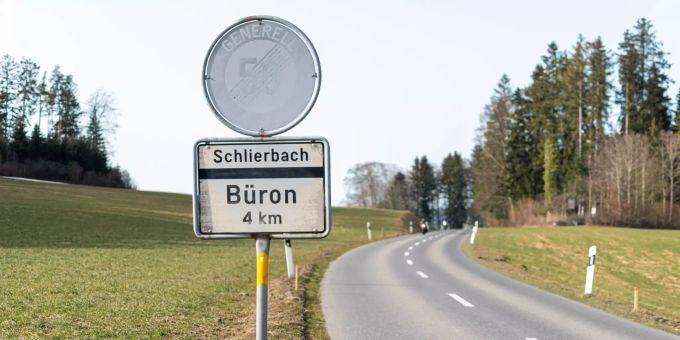 Ortsschild der Gemeinde Schlierbach Büron. Ortsschild der Gemeinde Schlierbach Büron.