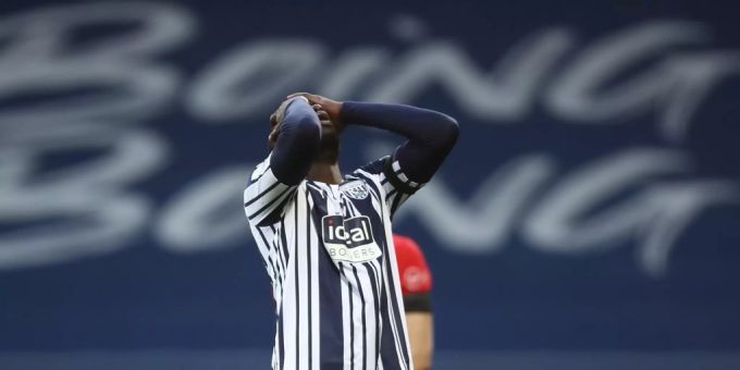 Kann nicht fassen, dass sein Tor aberkannt wurde: Mbaye Diagne, von West Bromwich. West Bromwich