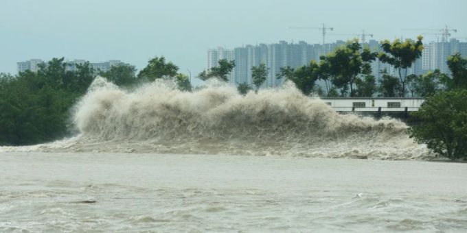 «Muifa» wütet an Chinas Ostküste «Muifa» wütet an Chinas Ostküste