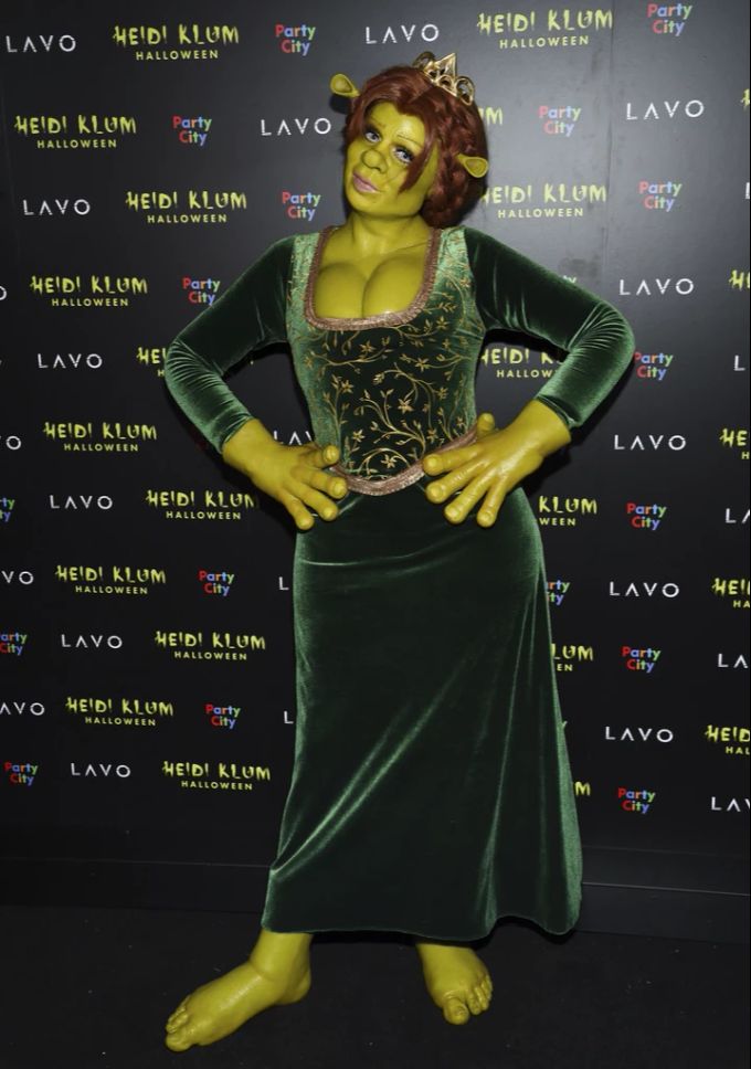 Heidi Klum an Halloween verkleidet als Prinzessin Fiona aus dem Film Shrek. heidi klum