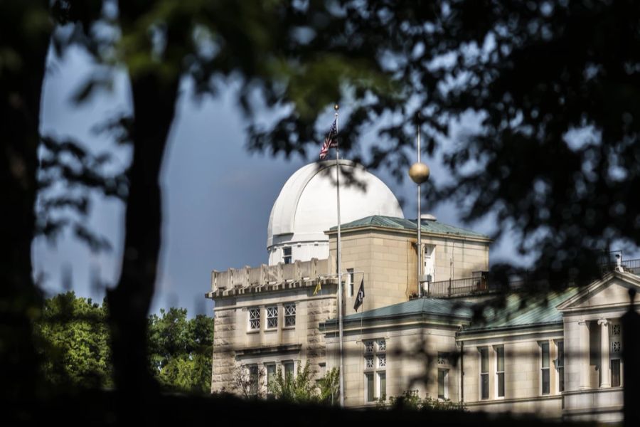 Blick auf das Gebäude, in dem US-Vize-Präsidentin Kamala Harris wohnt.