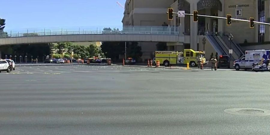 Rettungskräfte sind nach der Messerattacke auf dem Las Vegas Strip im Einsatz.