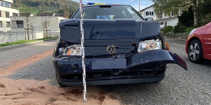 Thürnen BL: Auffahrkollision zwischen zwei Fahrzeugen Thürnen BL: Auffahrkollision zwischen zwei Fahrzeugen