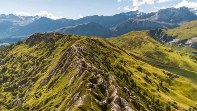 Berner Oberland statt Guadeloupe: Gebirgsformation nahe Lenk Gebirgsformation Gryden