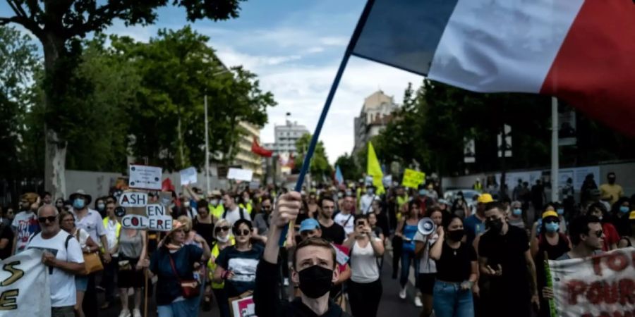 Eine Demo von Gesundheitspersonal in Lyon
