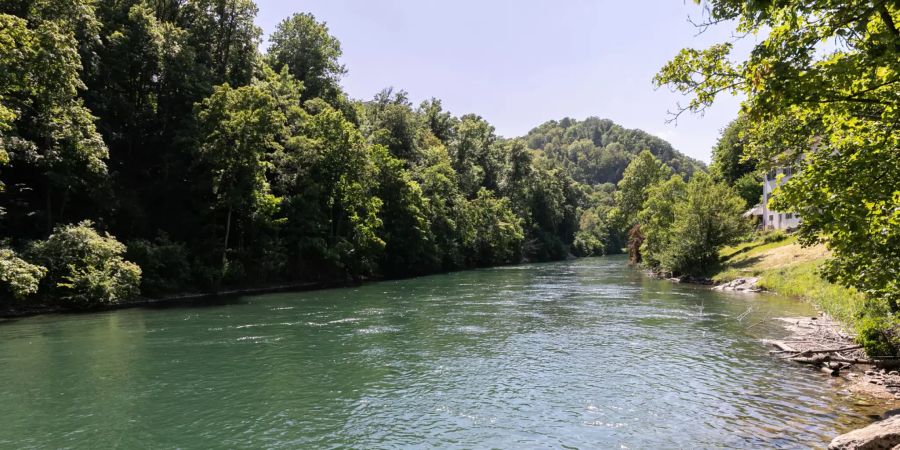 Die Limmat beim Oderlin Areal in Baden.