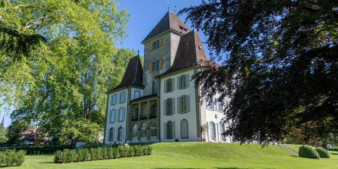 Schloss und Schlosspark Jegenstorf: General Henri Guisan verlegte 1944 seinen Kommandoposten ins Schloss. Jegenstorf
