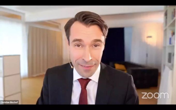 Zusammen mit dem Zauberer Christian Bischof ermöglichte die Uni Bern ihren Absolventen trotz Coronavirus einen schönen Abschluss. Christian Bischof