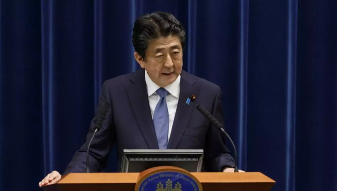 Wurde im Gegensatz zu Yuriko Koike für seinen Umgang mit Corona kritisiert: Shinzo Abe. Shinzo Abe