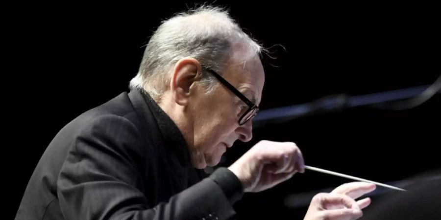 Morricone dirigiert 2016 ein Konzert in Helsinki