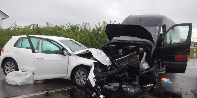 Beim Unfall wurden zwei Personen verletzt. Märstetten TG