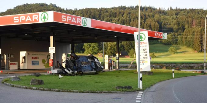 Der 30jährige wurde als fahrunfähig eingestuft. Unfall