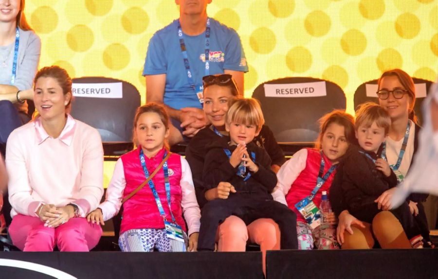 Mirka Federer mit den Kindern Myla Rose, Lenny, Charlene Riva, und Leo (v.l.n.r).