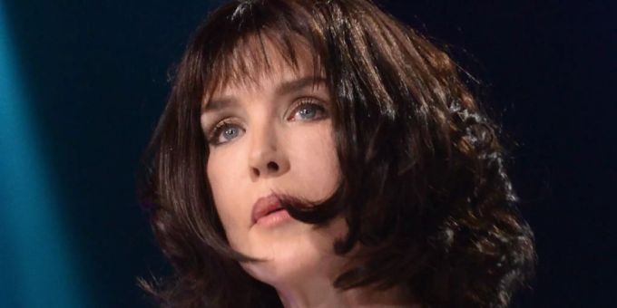 ARCHIV - Die französische Isabelle Adjani spricht nach ihrer Auszeichnung auf dem 16. Internationalen Filmfestival. (zu dpa «Theaterpreis Molière: Isabelle Adjani als beste Darstellerin nominiert») Foto: Abdelhak Senna/EPA/dpa ARCHIV - Die französische Isabelle Adjani spricht nach ihrer Auszeichnung auf dem 16. Internationalen Filmfestival. (zu dpa «Theaterpreis Molière: Isabelle Adjani als beste Darstellerin nominiert») Foto: Abdelhak Senna/EPA/dpa
