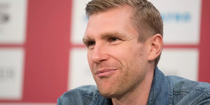 Der ehemalige Fussball-Nationalspieler Per Mertesacker drückt Werder im Abstiegskampf die Daumen. Per Mertesacker