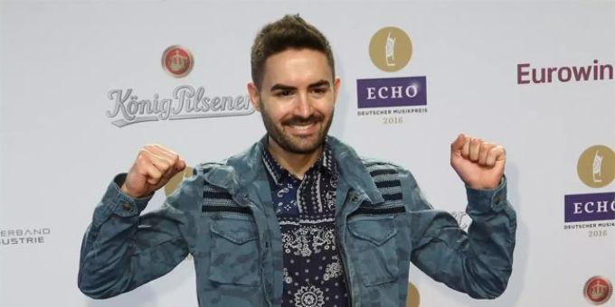 Menderes Bagci gesteht, dass er keine richtigen Freunde hat. menderes bagci
