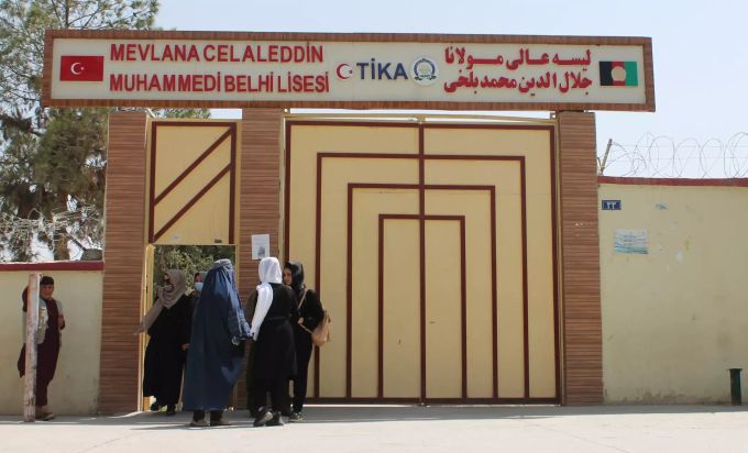 Afghanische Mädchen fürchten um ihre Bildung. Afghanistan crisis girls education