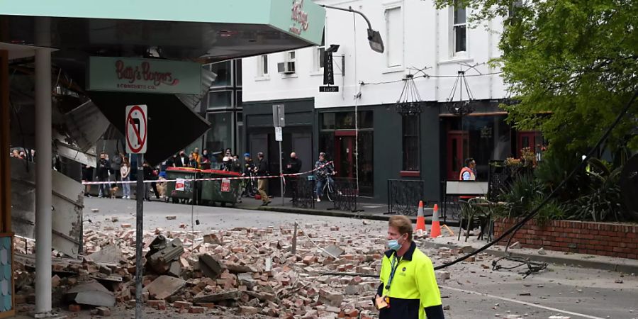 Ein Erdbeben hat in der australischen Metropole Melbourne erhebliche Schäden verursacht.