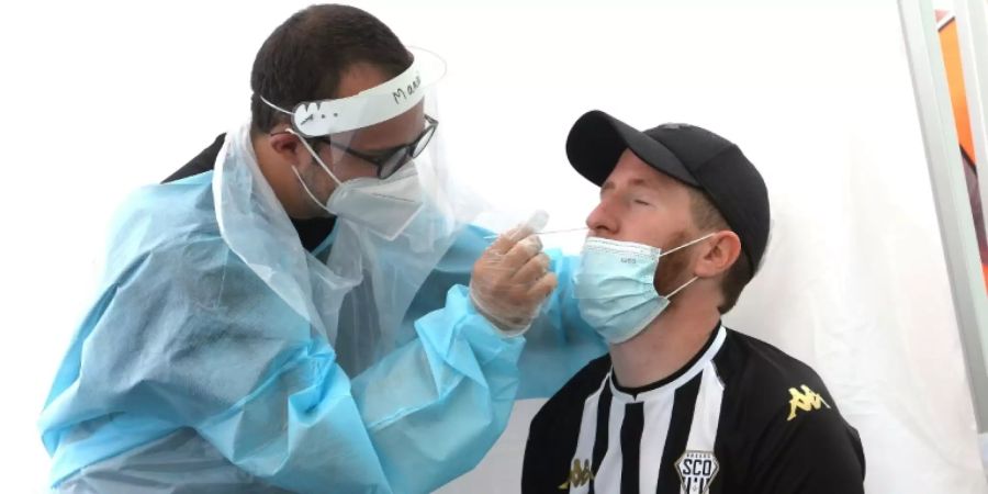 Rekord bei Corona-Tests in Frankreich