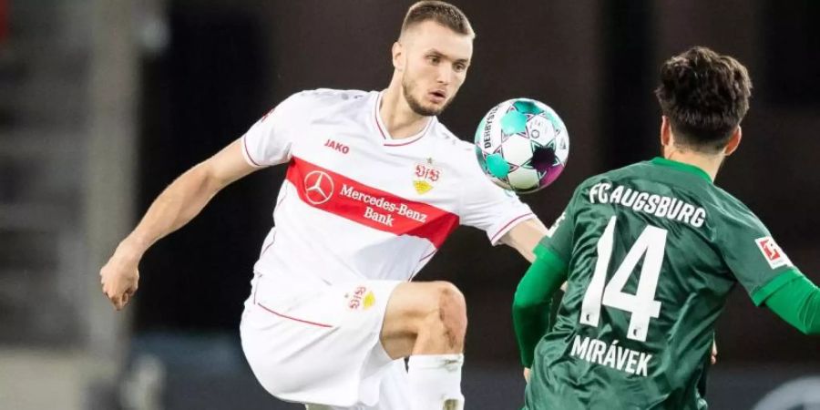 Konnte wieder mit der Mannschaft trainieren: VfB-Stürmer Sasa Kalajdzic (l). Foto: Tom Weller/dpa