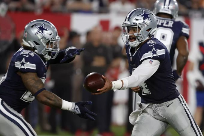 Dak Prescott (rechts) bei seinem Comeback in der NFL. NFL