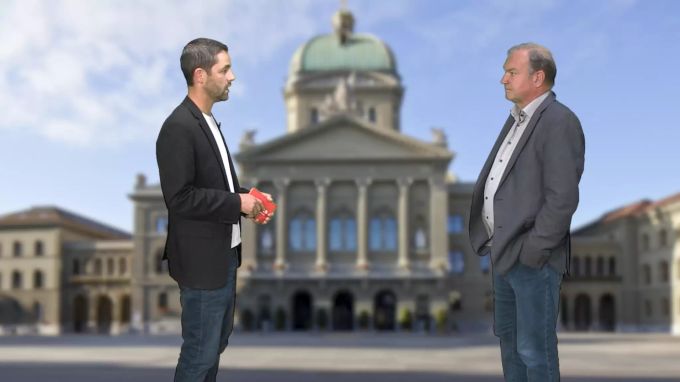 Politologe Claude Longchamp (r.) analysiert mit Christof Vuille, stv. Chefredaktor von Nau.ch, die Situation der SVP zur Halbzeit der Legislaturperiode. SVP