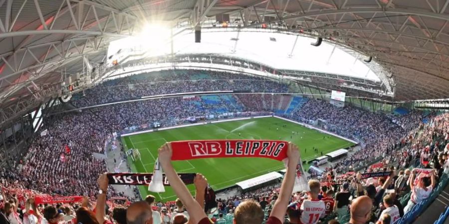RB Leipzig darf die Red Bull Arena zu mehr als 50 Prozent füllen. Foto: Robert Michael/dpa-Zentralbild/dpa