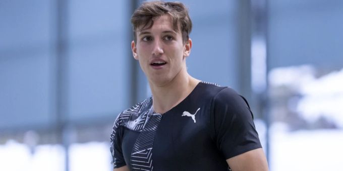 Im Weitsprung - Simon Ehammer knackt Schweizer Hallenrekord