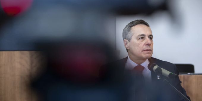 Aussenminister Ignazio Cassis wird von Russland scharf kritisiert. ignazio cassis ukraine krieg