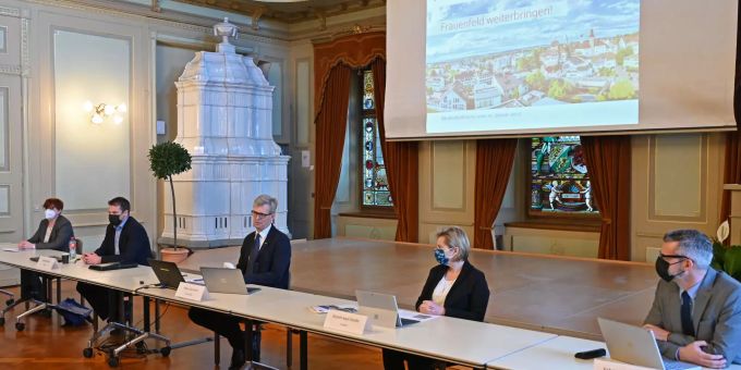 Der Gesamtstadtrat informiert über die Stadtentwicklung und die vorgesehenen Abstimmungsvorlagen.
