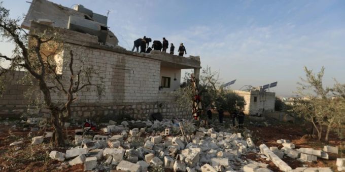 Haus in Atmeh nach dem US-Einsatz, bei dem der frühere IS-Chef al-Haschimi getötet wurde Haus in Atmeh nach dem US-Einsatz, bei dem der frühere IS-Chef al-Haschimi getötet wurde