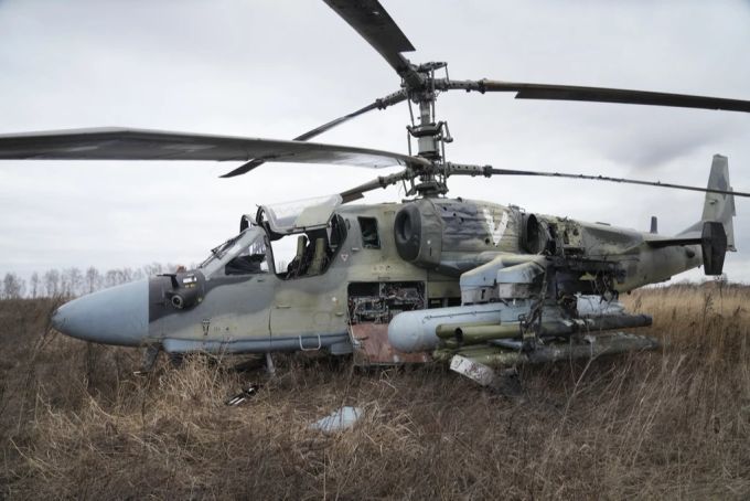 Die Ukraine konnte im Ukraine-Krieg einige russische Helikopter und Jets – mit einem «V» oder «Z» markiert – zerstören. Ukraine Krieg