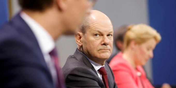 Bundeskanzler Scholz sieht Grund für Optimismus und Zuversicht. corona