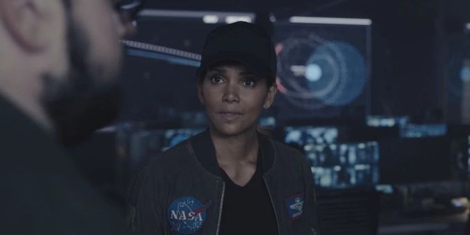 Ins Weltall mit Jeff? - Halle Berry weist Einladung zurück