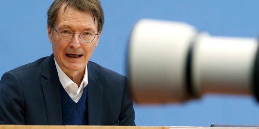 Gesundheitsminister Karl Lauterbach (SPD), Bundesgesundheitsminister wirft der «Bild» vor, Unwahrheiten zu verbreiten. Foto: Wolfgang Kumm/dpa