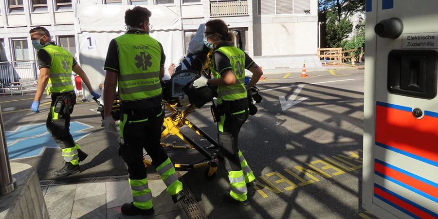 Rettungssanitäter von Schutz & Rettung Zürich.