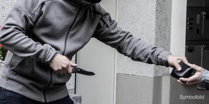 Schwarzenbach SG: Passant mit Messer verletzt. Schwarzenbach SG