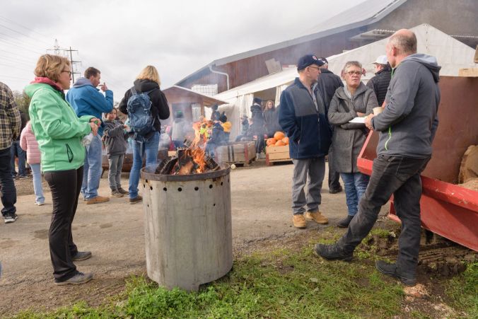 Vorher noch einmal am Feuer aufwärmen.
