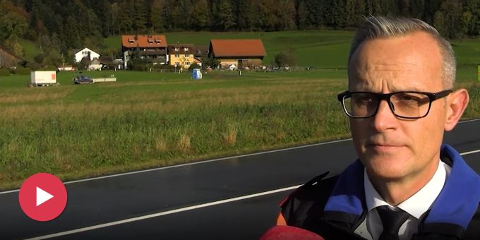 In Hittnau ZH - Frontalkollision fordert zwei Schwerverletzte